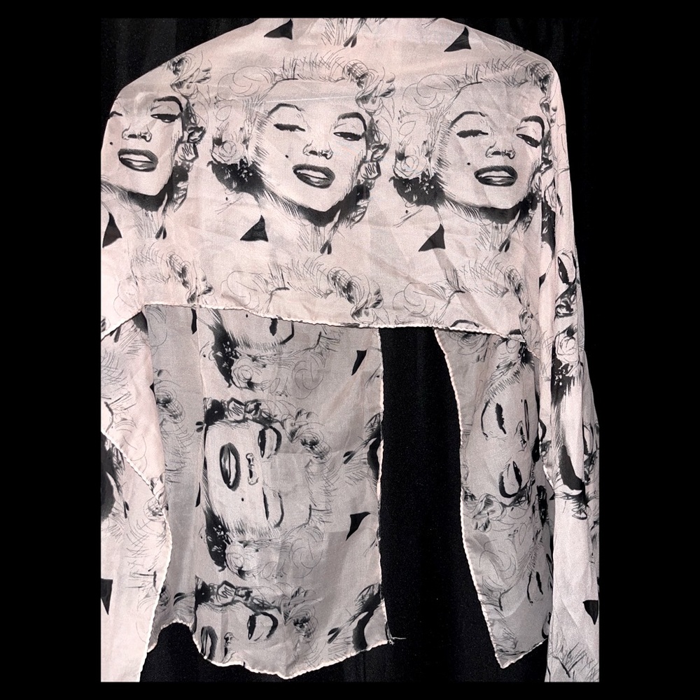 Marilyn Monroe scarf/wrap